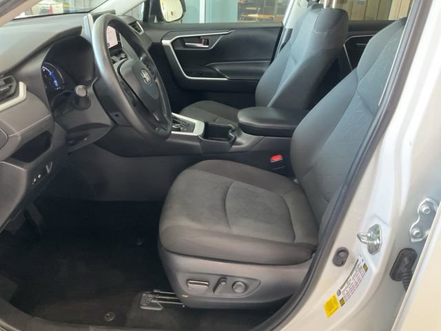 Used 2023 Toyota RAV4 XLE AWD/4WD image 4