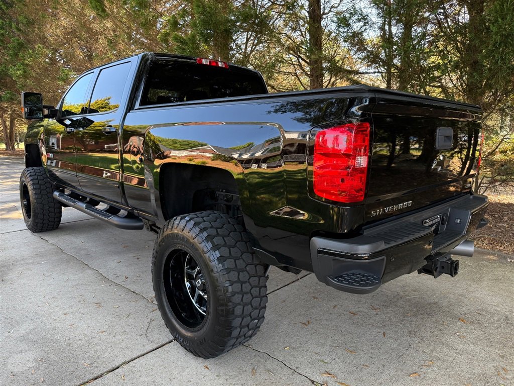 Used 2017 Chevrolet Silverado 2500 LTZ image 26