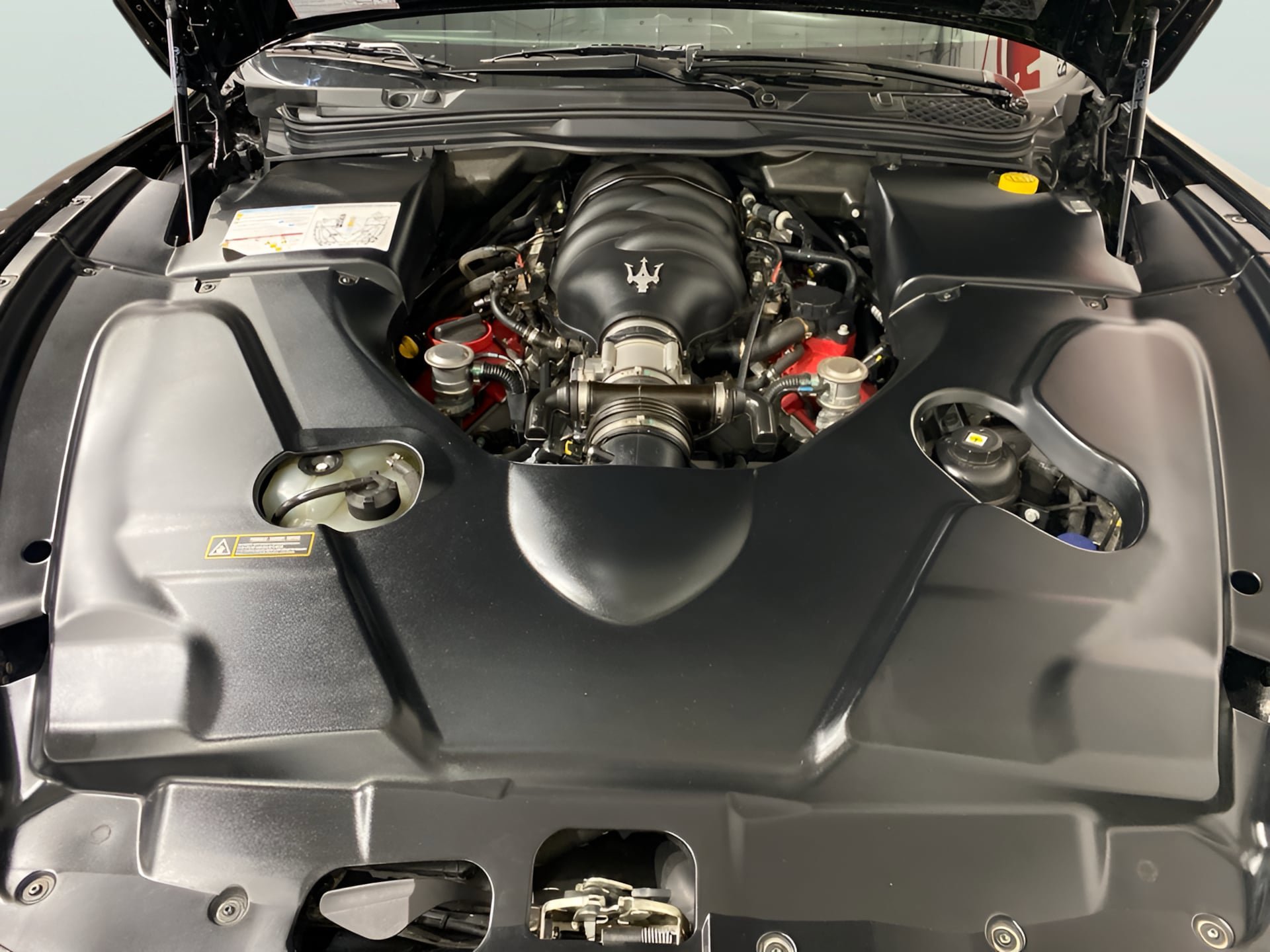 Used 2012 Maserati GranTurismo Sport RWD image 33