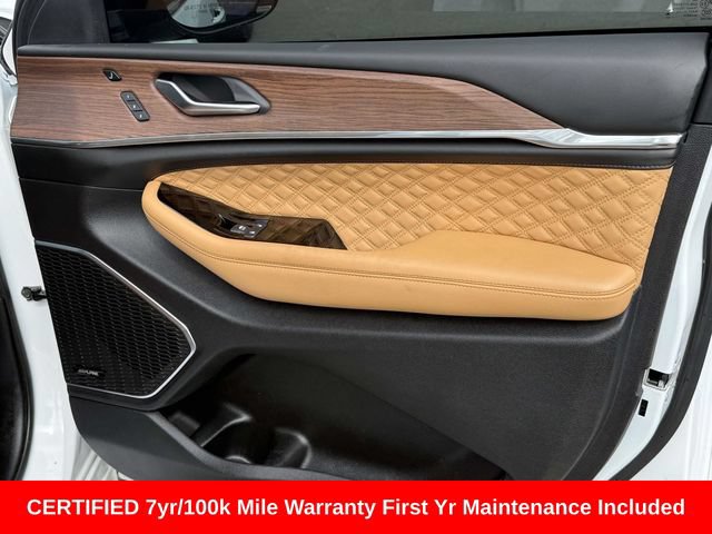 Used 2023 Jeep Grand Cherokee Summit AWD/4WD image 8