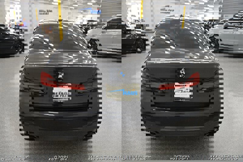 Used 2022 BMW M550i xDrive w/ Executive Package image 9