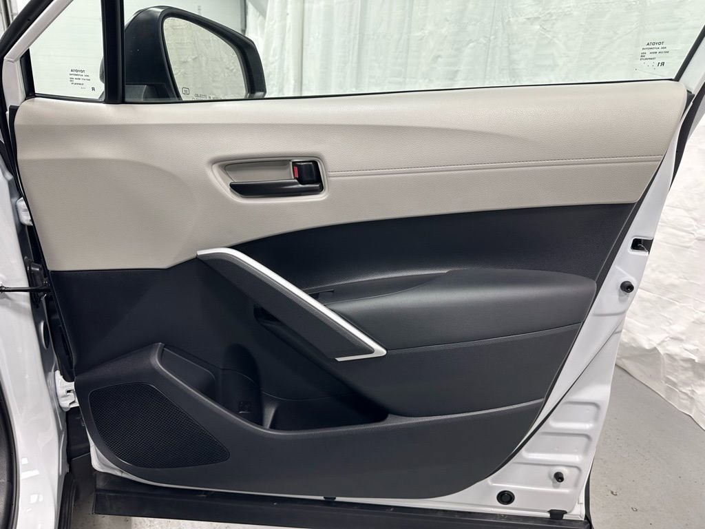 Used 2025 Toyota Corolla Cross L image 55