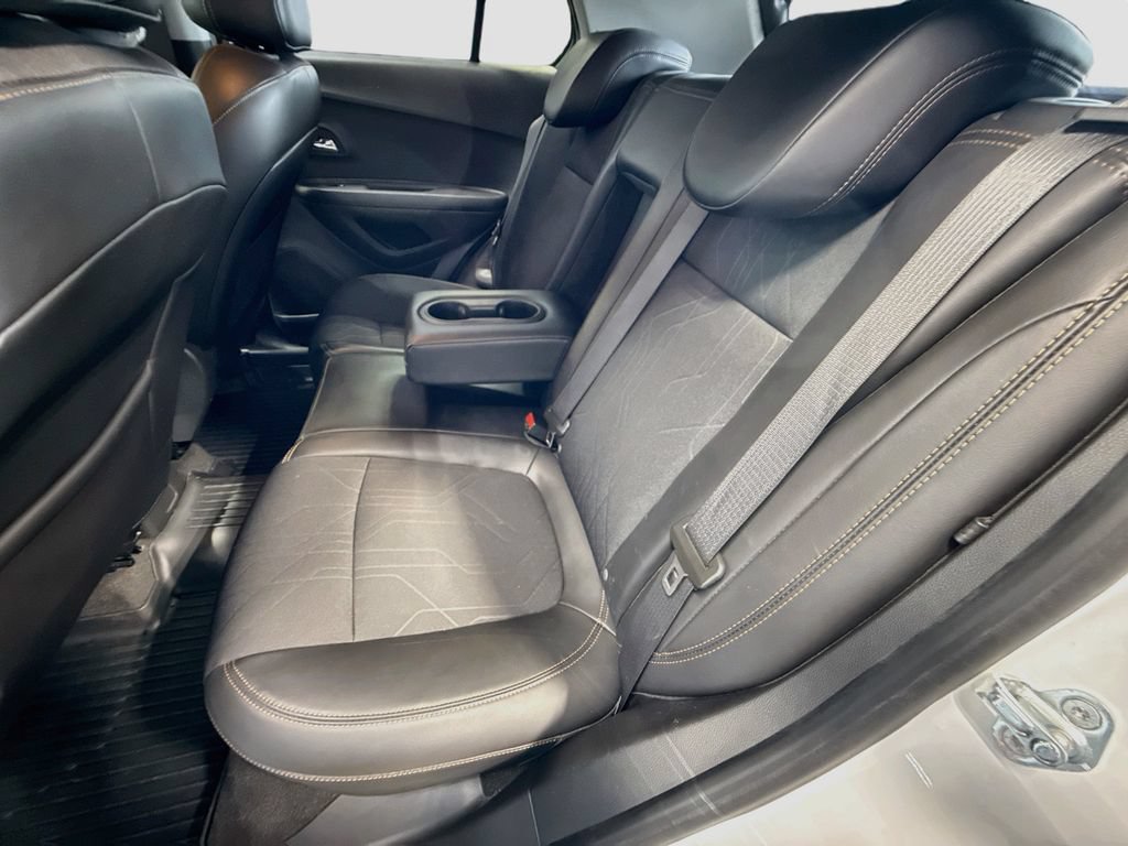 Used 2019 Chevrolet Trax LT w/ LT Convenience Package AWD/4WD image 22