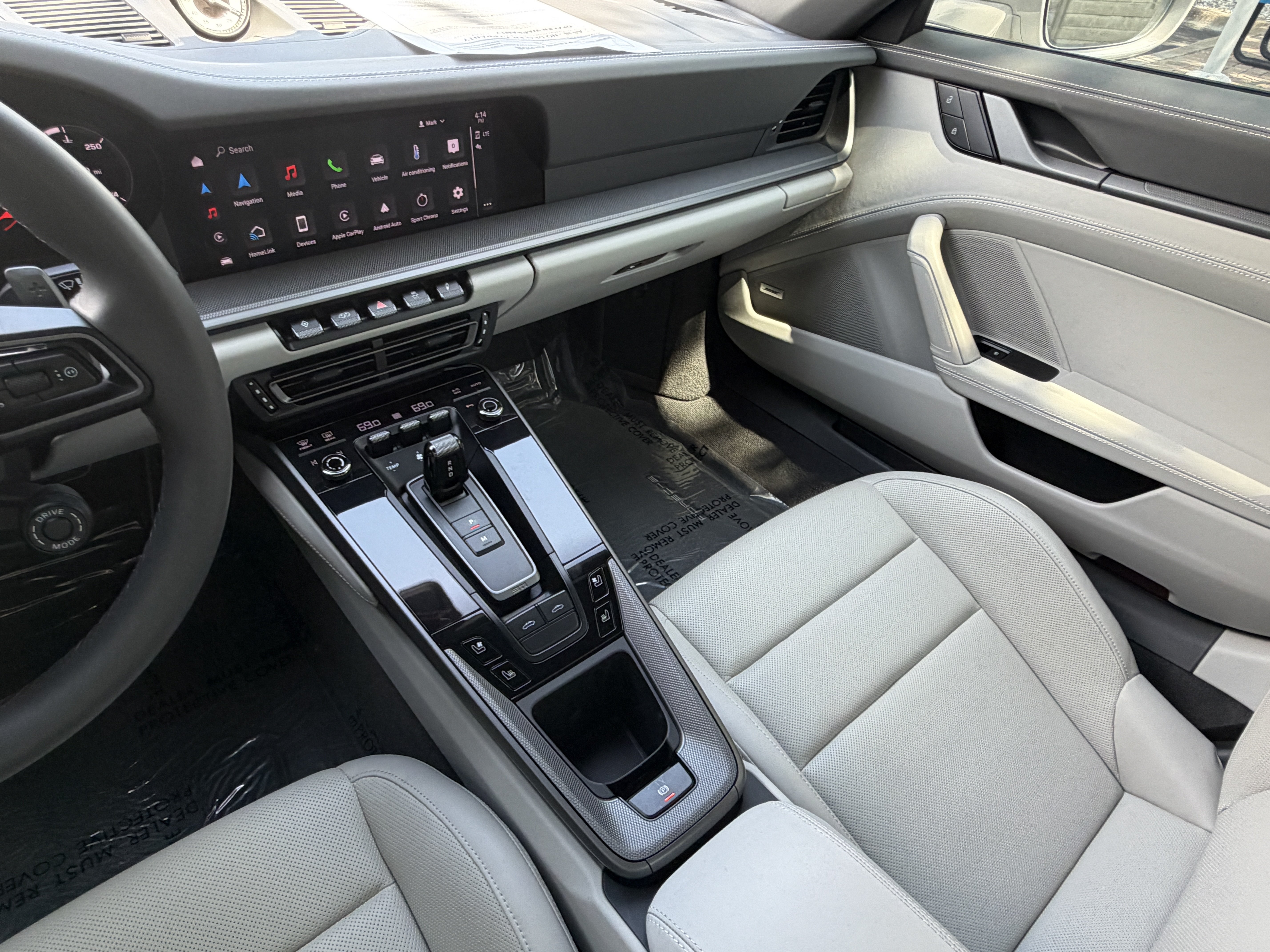 Certified 2022 Porsche 911 Targa 4 AWD/4WD image 19