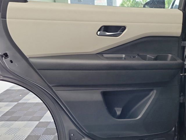 Certified 2022 Nissan Pathfinder SV w/ Cargo Package FWD image 17
