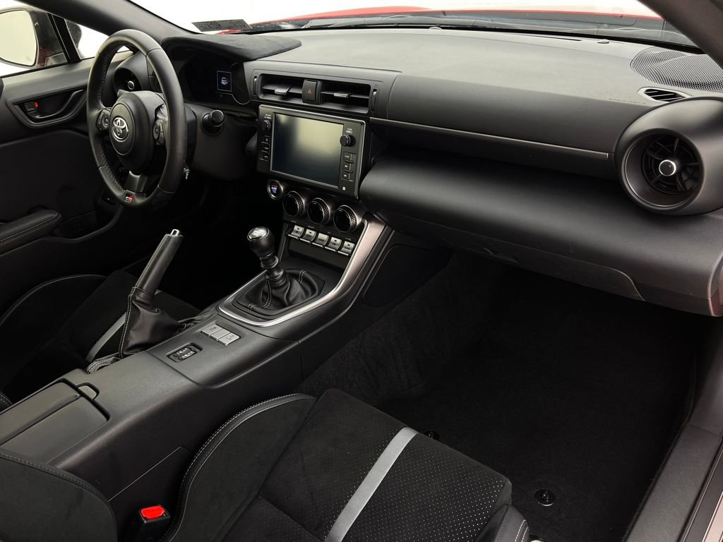 Used 2023 Toyota GR86 Premium w/ ALL Weather Mat Package (TMS) image 22