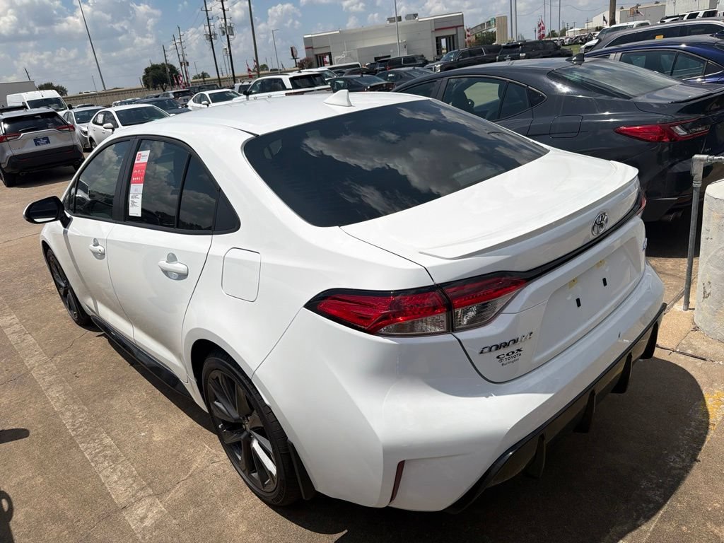 Used 2026 Toyota Corolla SE FWD image 4