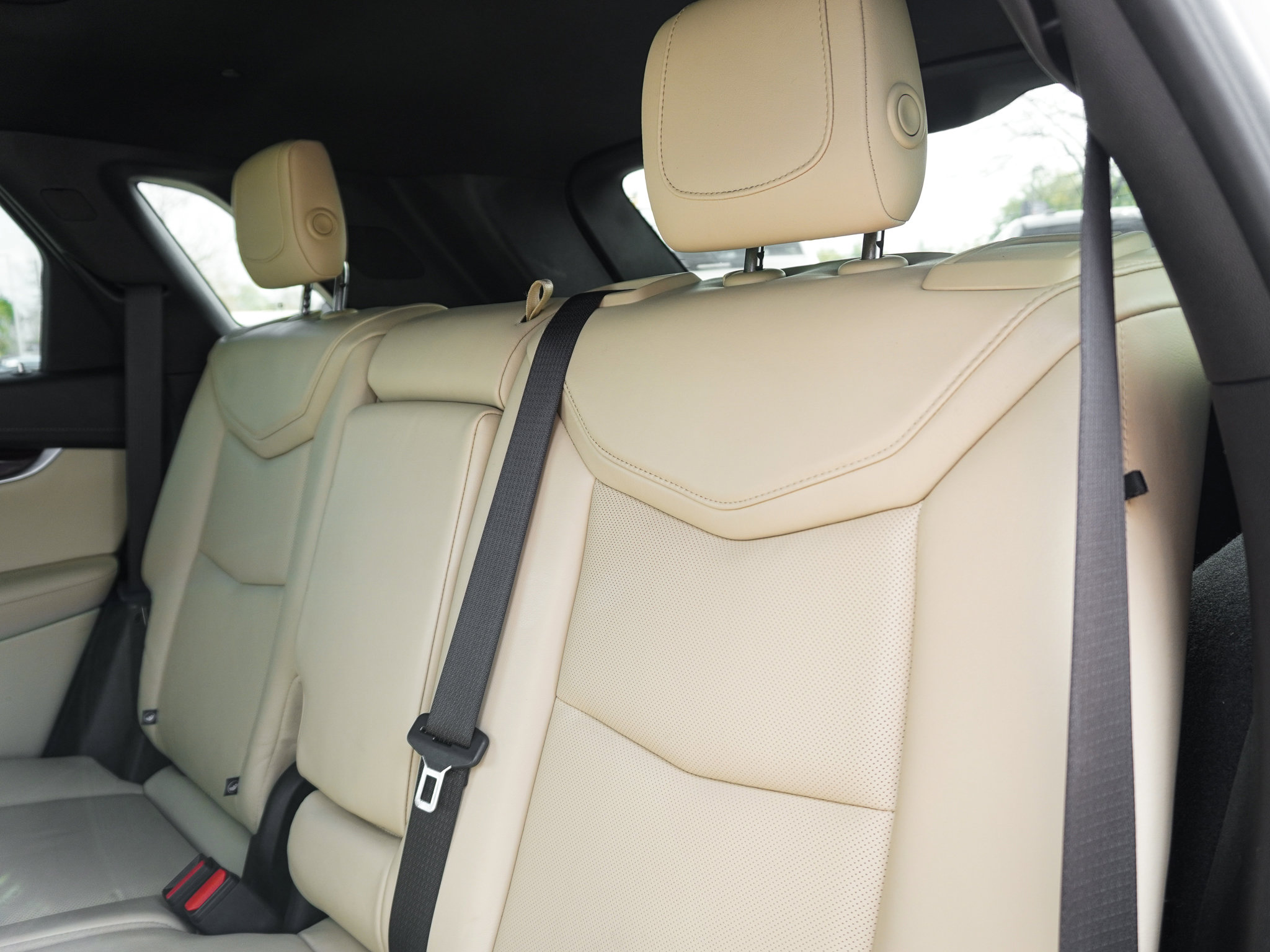 Used 2018 Cadillac XT5 Luxury w/ Driver Awareness Package image 30