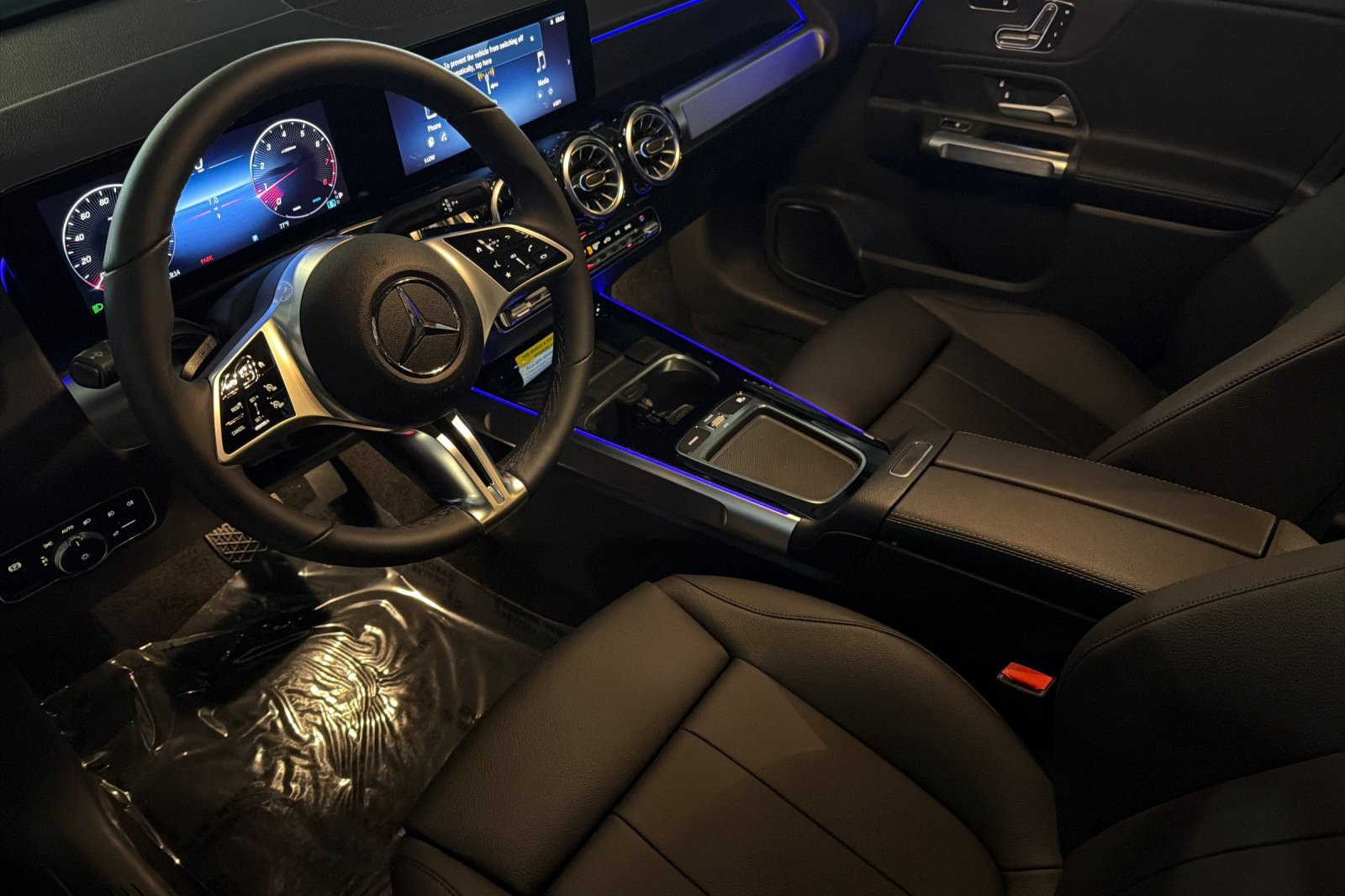 New 2026 Mercedes-Benz GLB 250 image 9