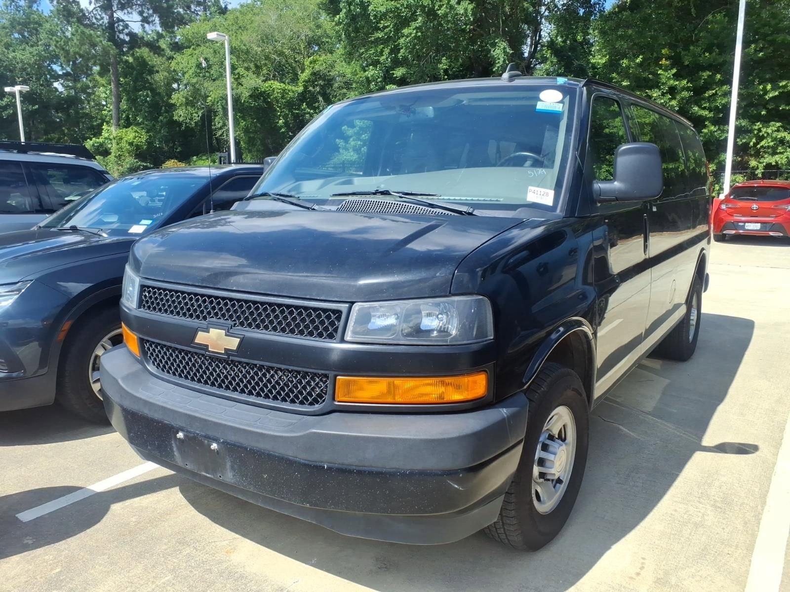 Used 2020 Chevrolet Express 2500 LS w/ Driver Convenience Package RWD image 4