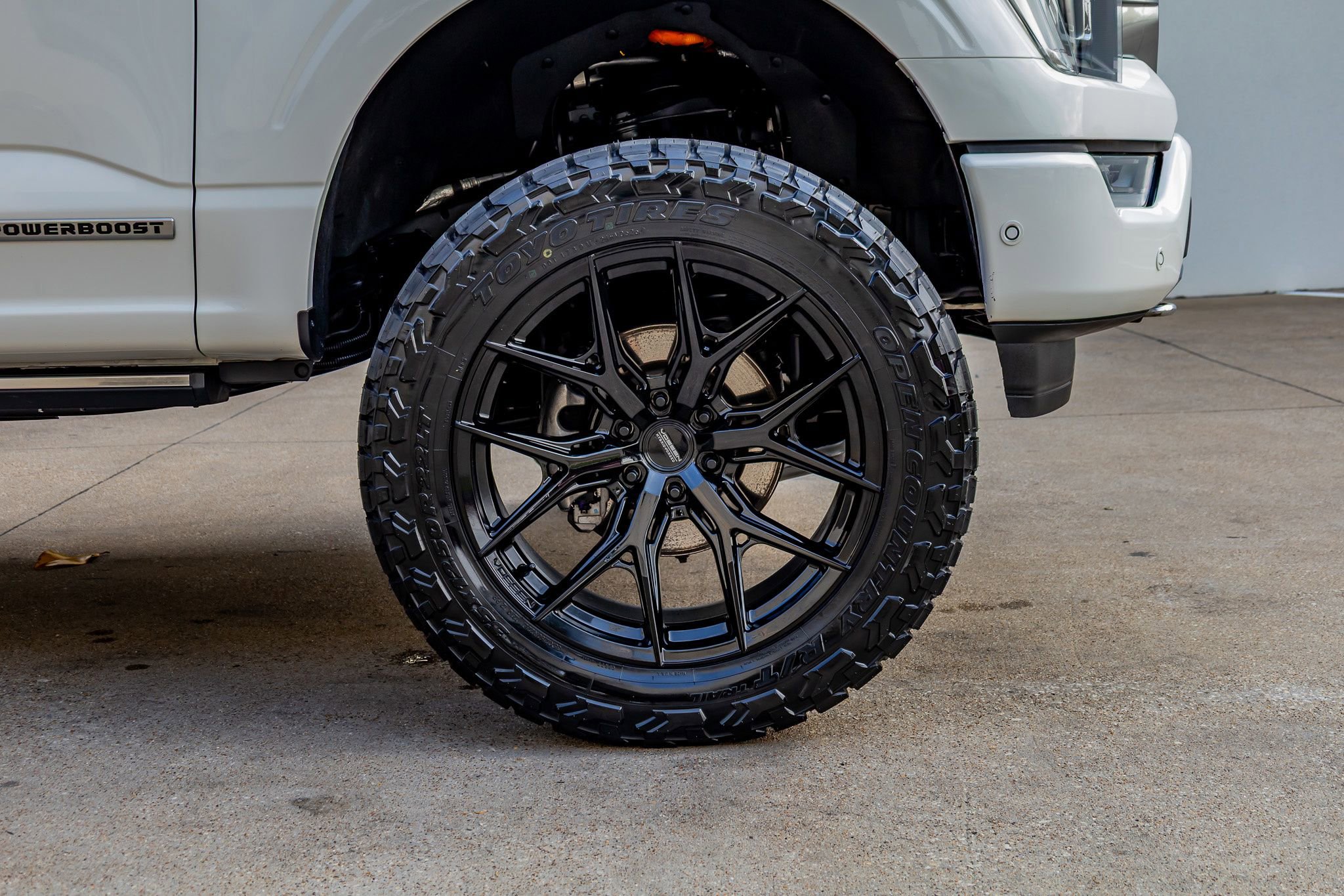 Used 2023 Ford F150 Limited AWD/4WD image 12