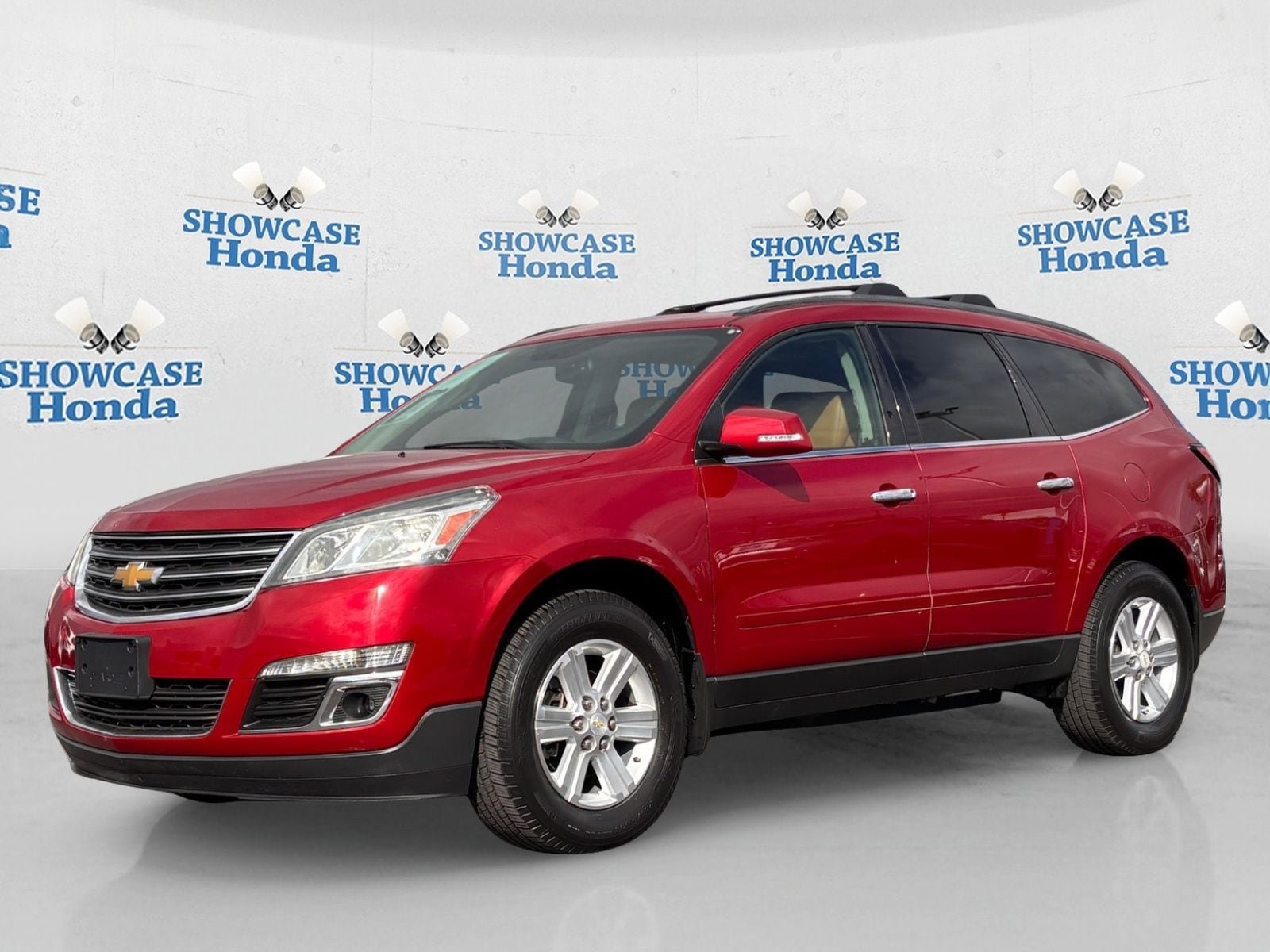 Used 2014 Chevrolet Traverse LT FWD image 2