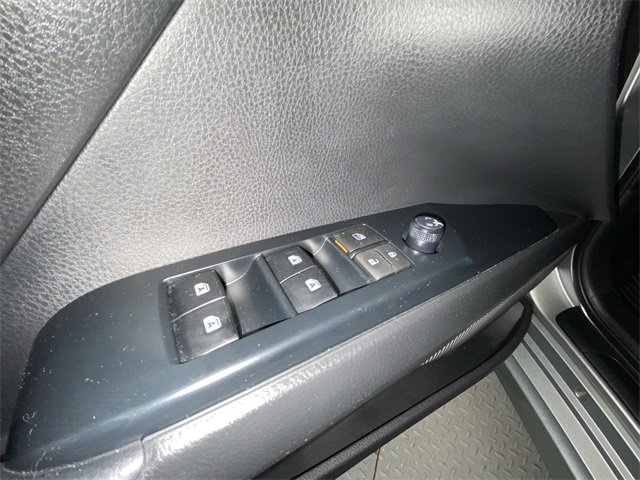 Used 2020 Toyota Camry SE image 13