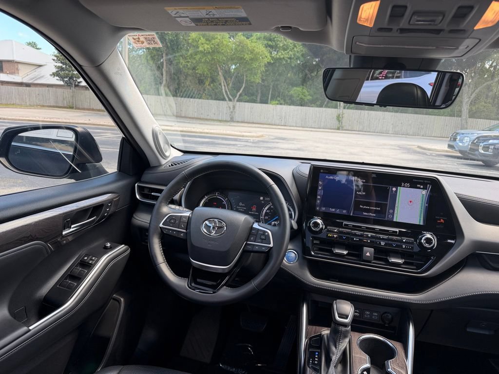 Used 2022 Toyota Highlander Limited FWD image 24