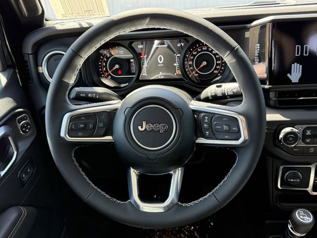 New 2025 Jeep Wrangler Sahara w/ Technology Group image 19