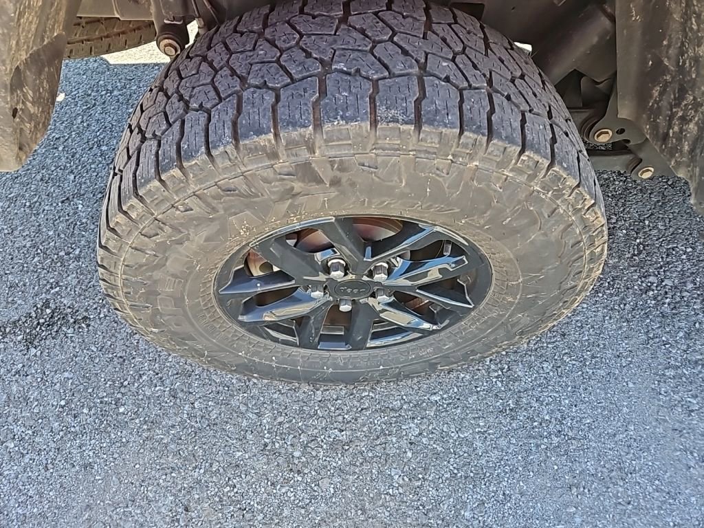 Used 2022 Jeep Gladiator Sport image 12