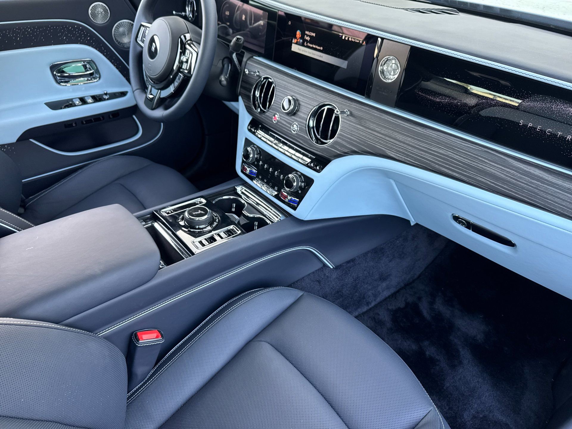 Certified 2025 Rolls-Royce Spectre w/ Leather Finishing Pack AWD/4WD image 14