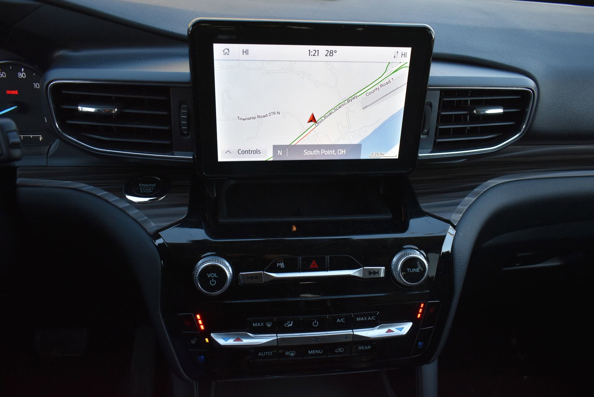 Used 2024 Ford Explorer Limited image 28