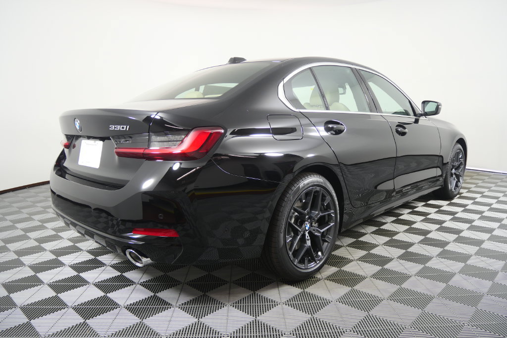 New 2026 BMW 330i Sedan w/ Premium Package RWD image 4