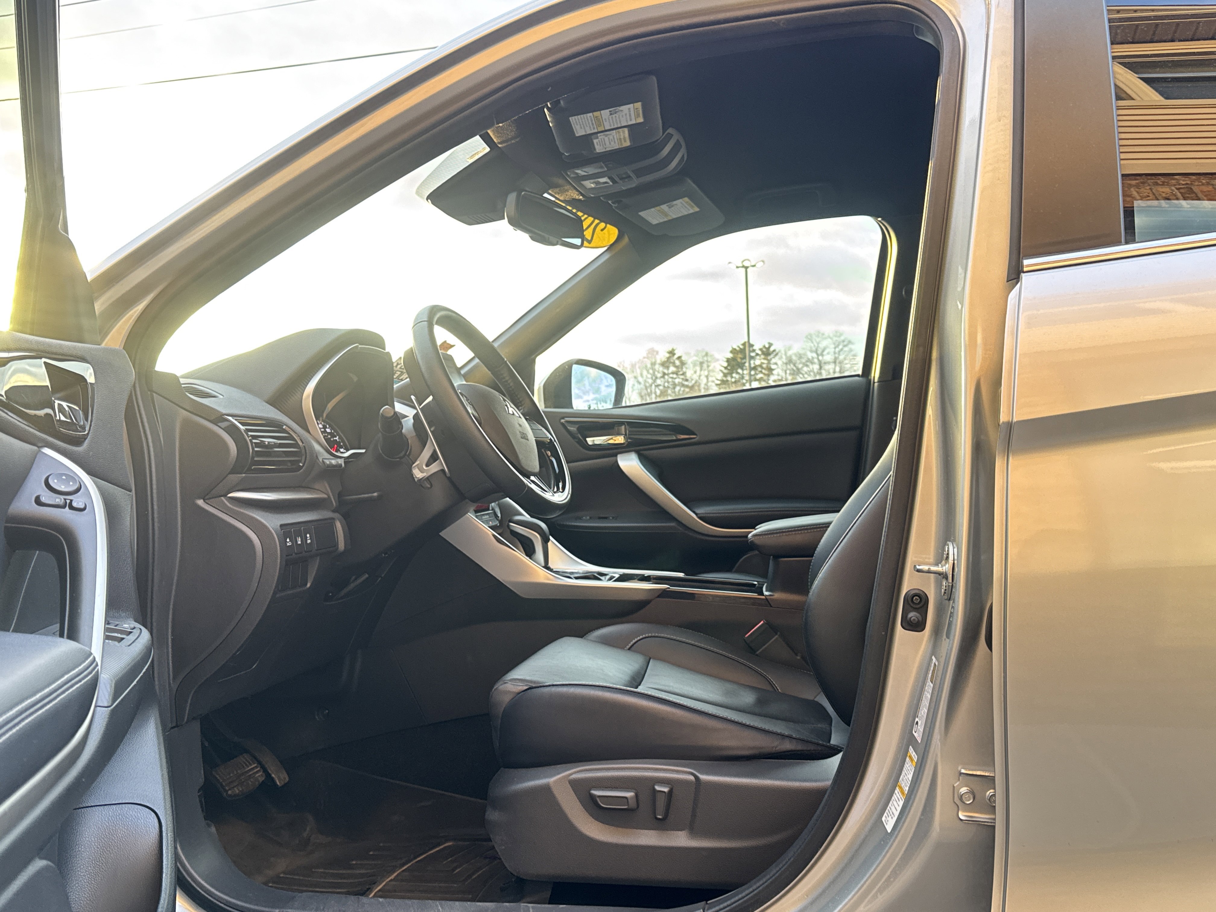 Used 2022 Mitsubishi Eclipse Cross SEL 4WD image 9