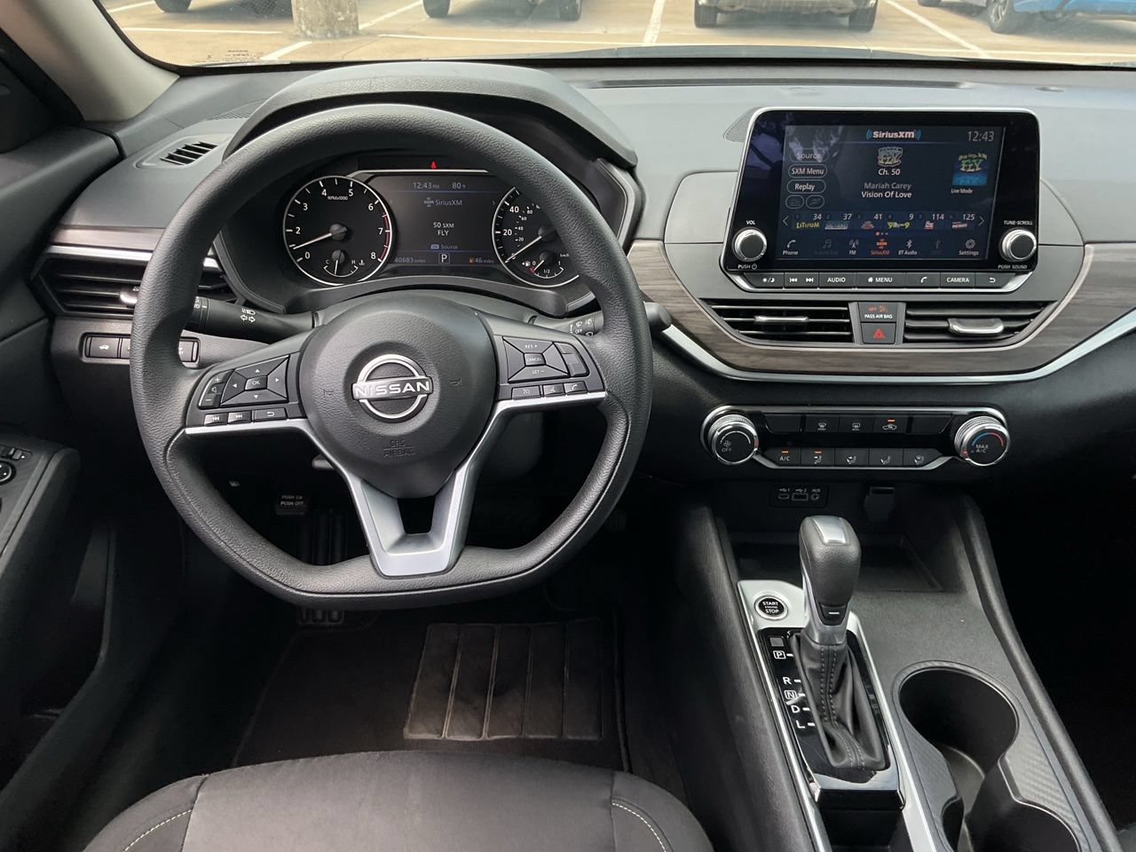 Used 2025 Nissan Altima 2.5 SV FWD image 12