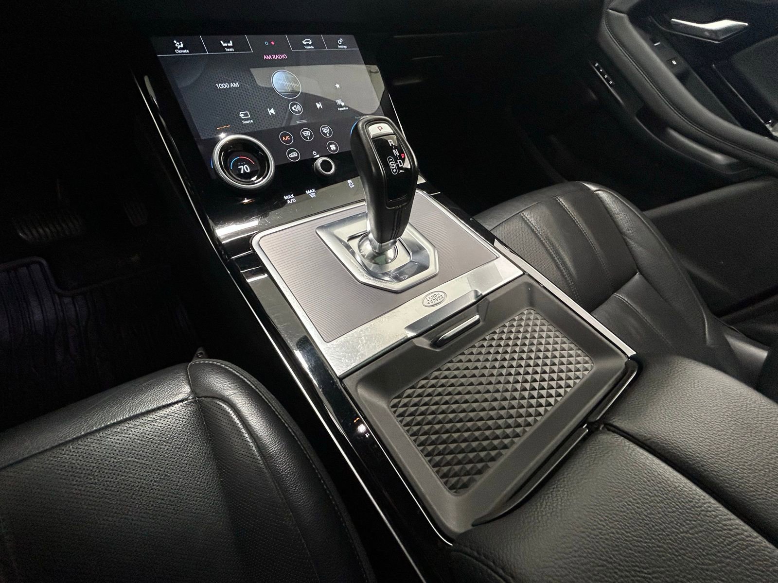 Used 2020 Land Rover Range Rover Evoque SE image 21