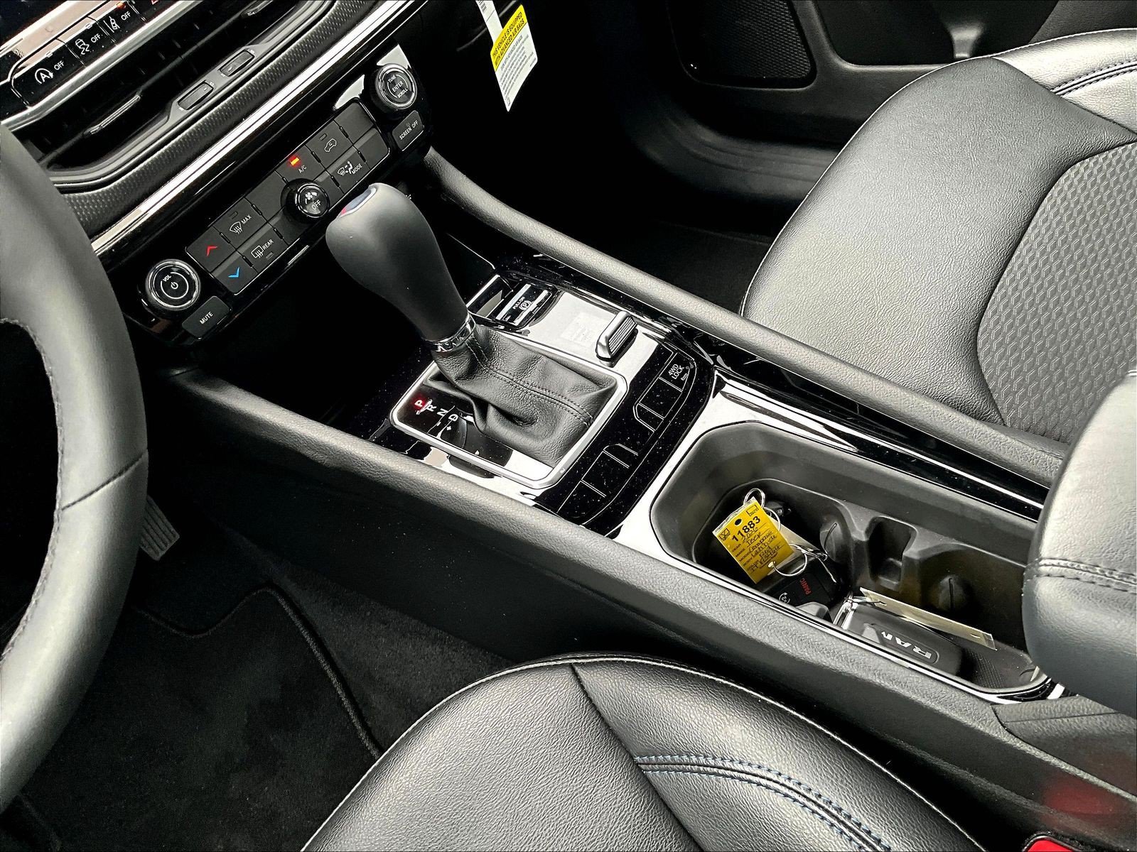 New 2026 Jeep Compass Latitude AWD/4WD image 12