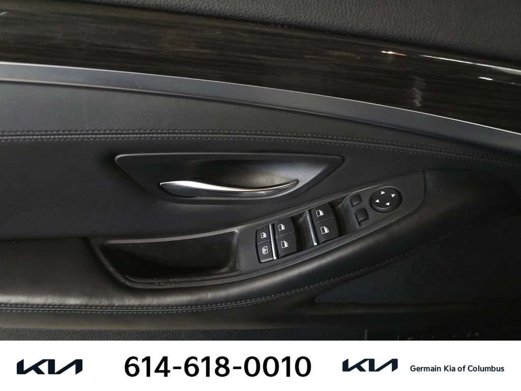 Used 2016 BMW 550i xDrive Sedan image 25