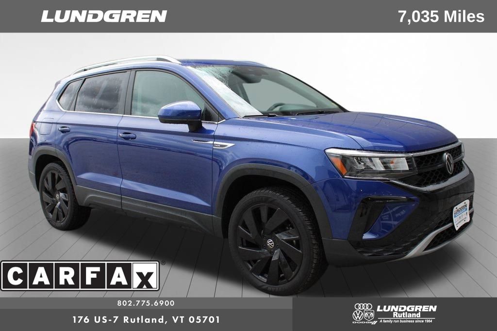 Used 2024 Volkswagen Taos SE w/ Panoramic Sunroof Package