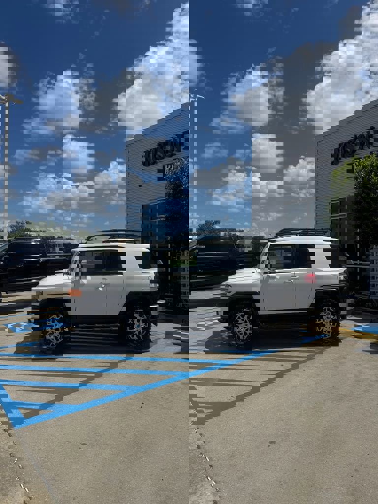 Used 2012 Toyota FJ Cruiser 2WD w/ Upgrade Pkg image 3