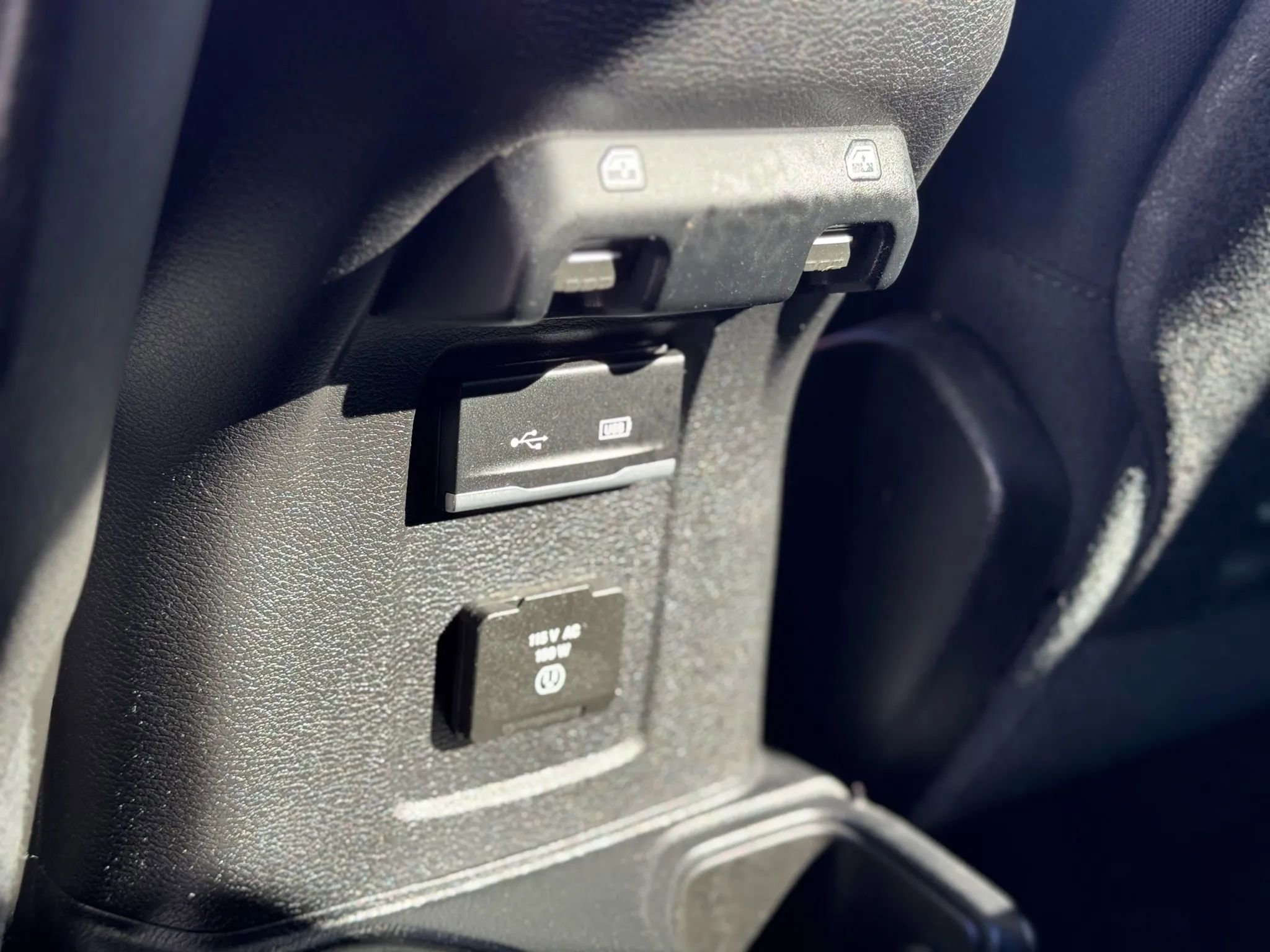 Used 2019 Jeep Wrangler Unlimited Rubicon w/ Cold Weather Group image 25