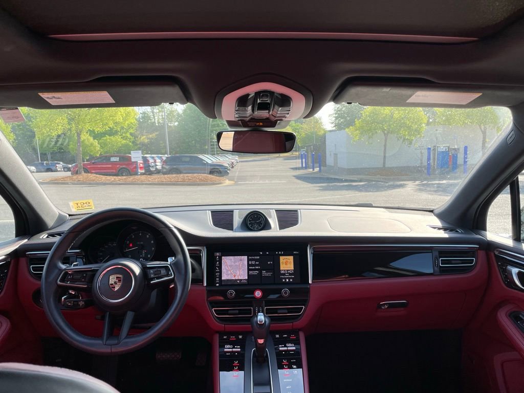 Used 2024 Porsche Macan image 5