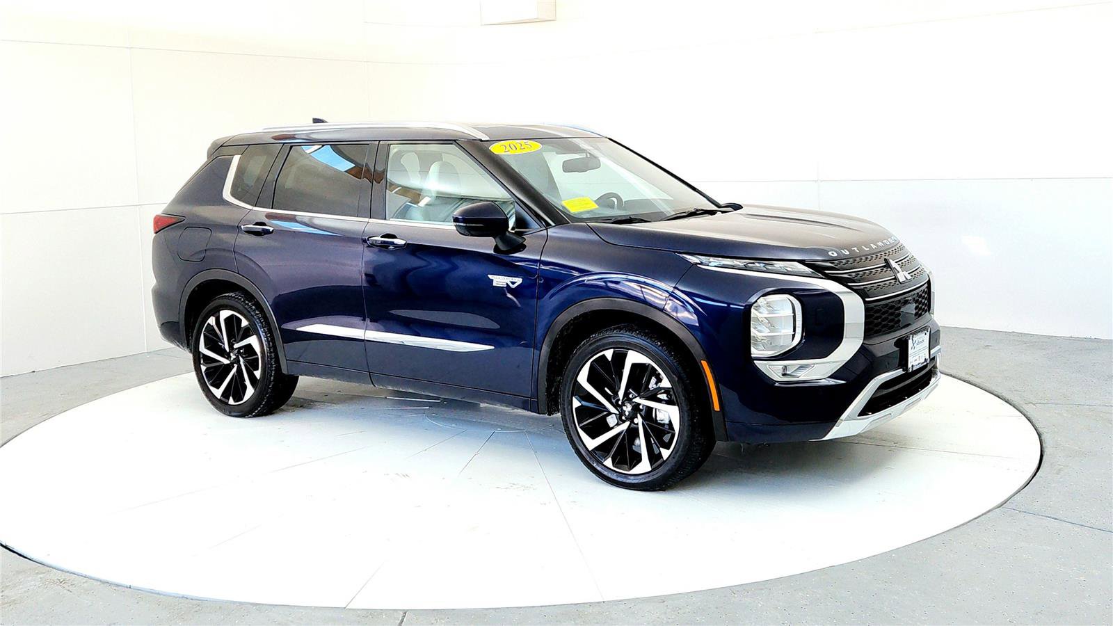 Used 2025 Mitsubishi Outlander SEL image 7