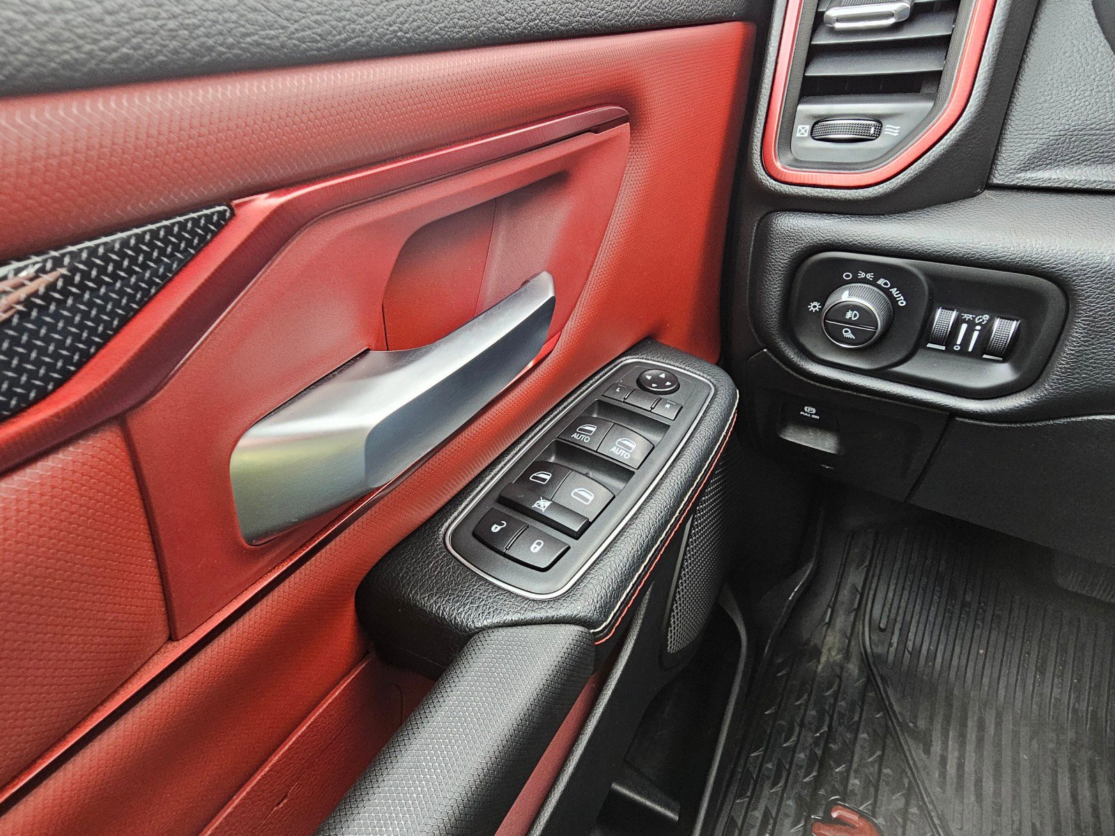 Used 2019 RAM 1500 Rebel image 41