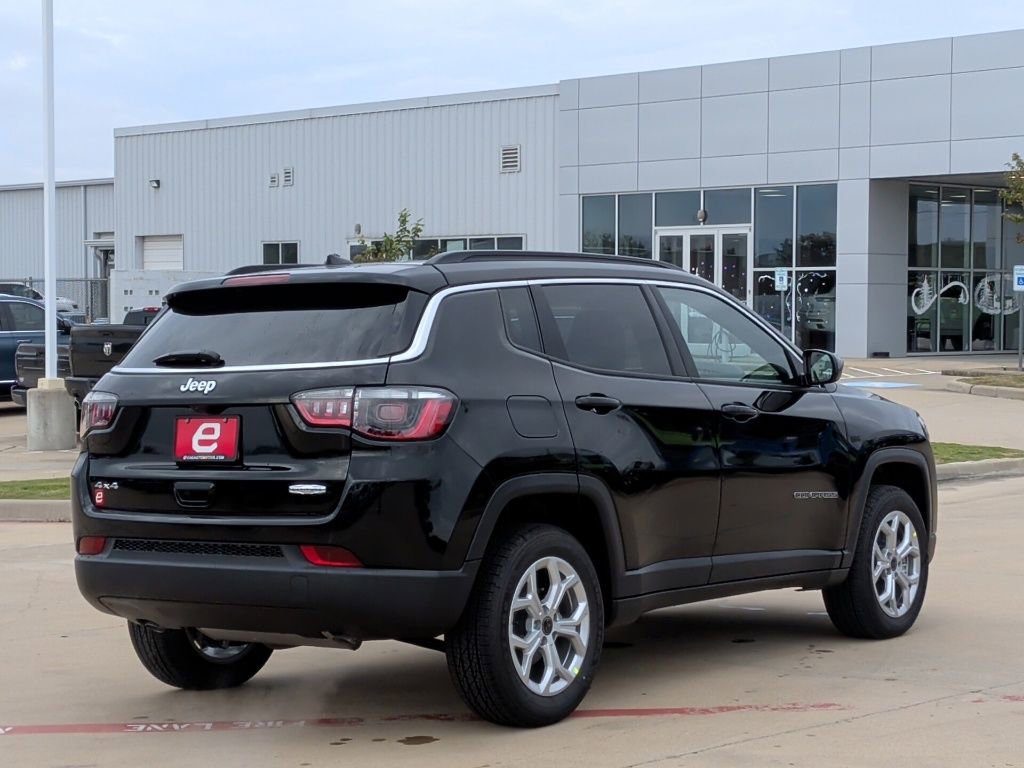 New 2026 Jeep Compass Latitude AWD/4WD image 8