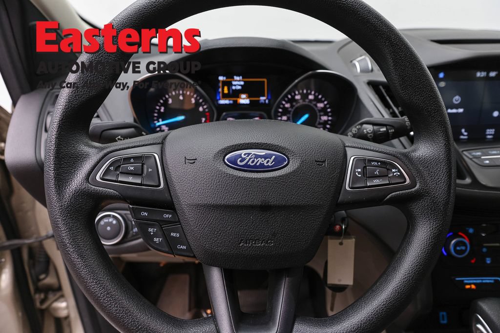 Used 2018 Ford Escape SE w/ SE Sync 3 Package AWD/4WD image 10