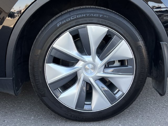 Used 2023 Tesla Model Y Long Range AWD/4WD image 10