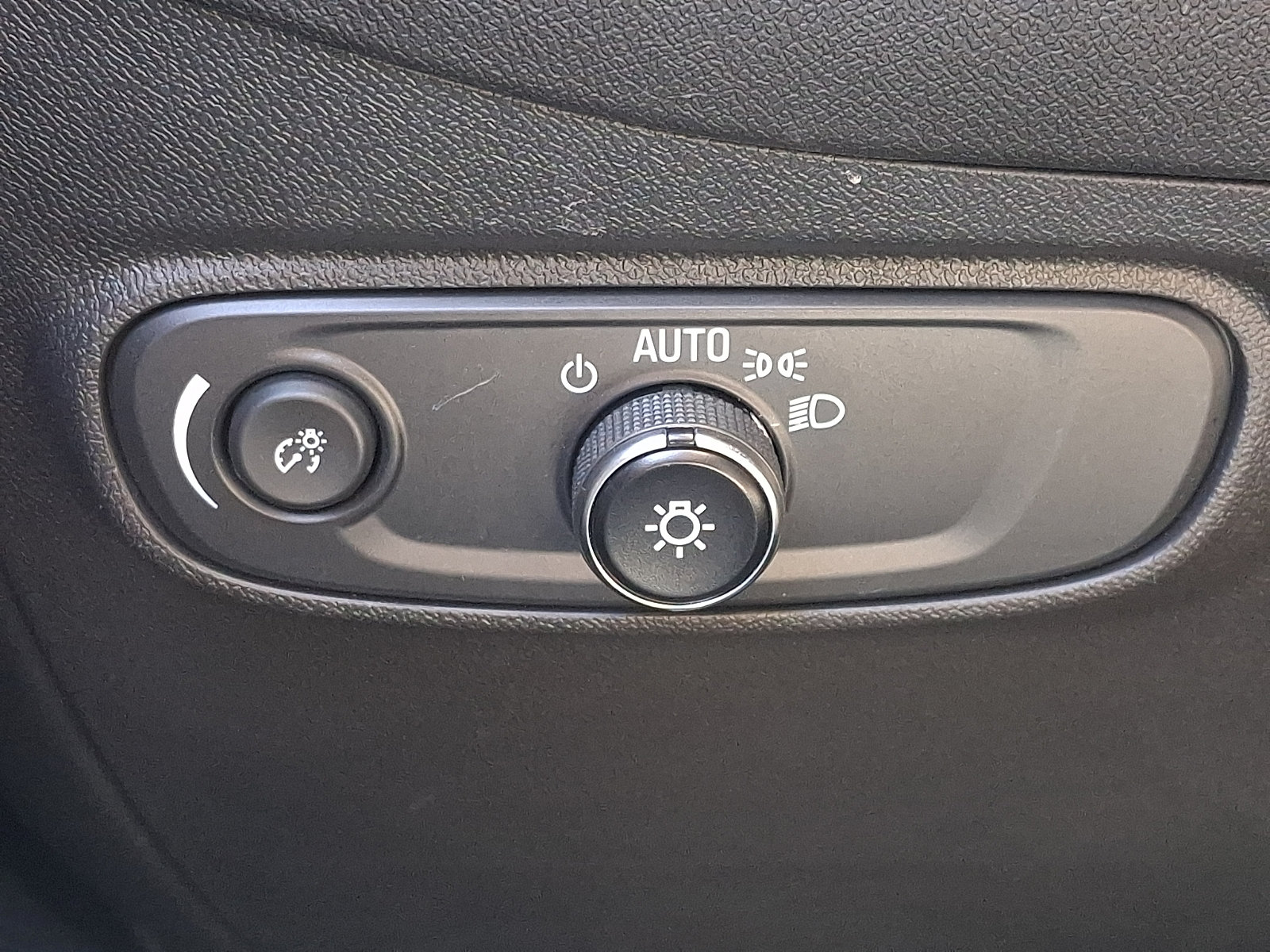 Certified 2024 Chevrolet Equinox LT AWD/4WD image 23