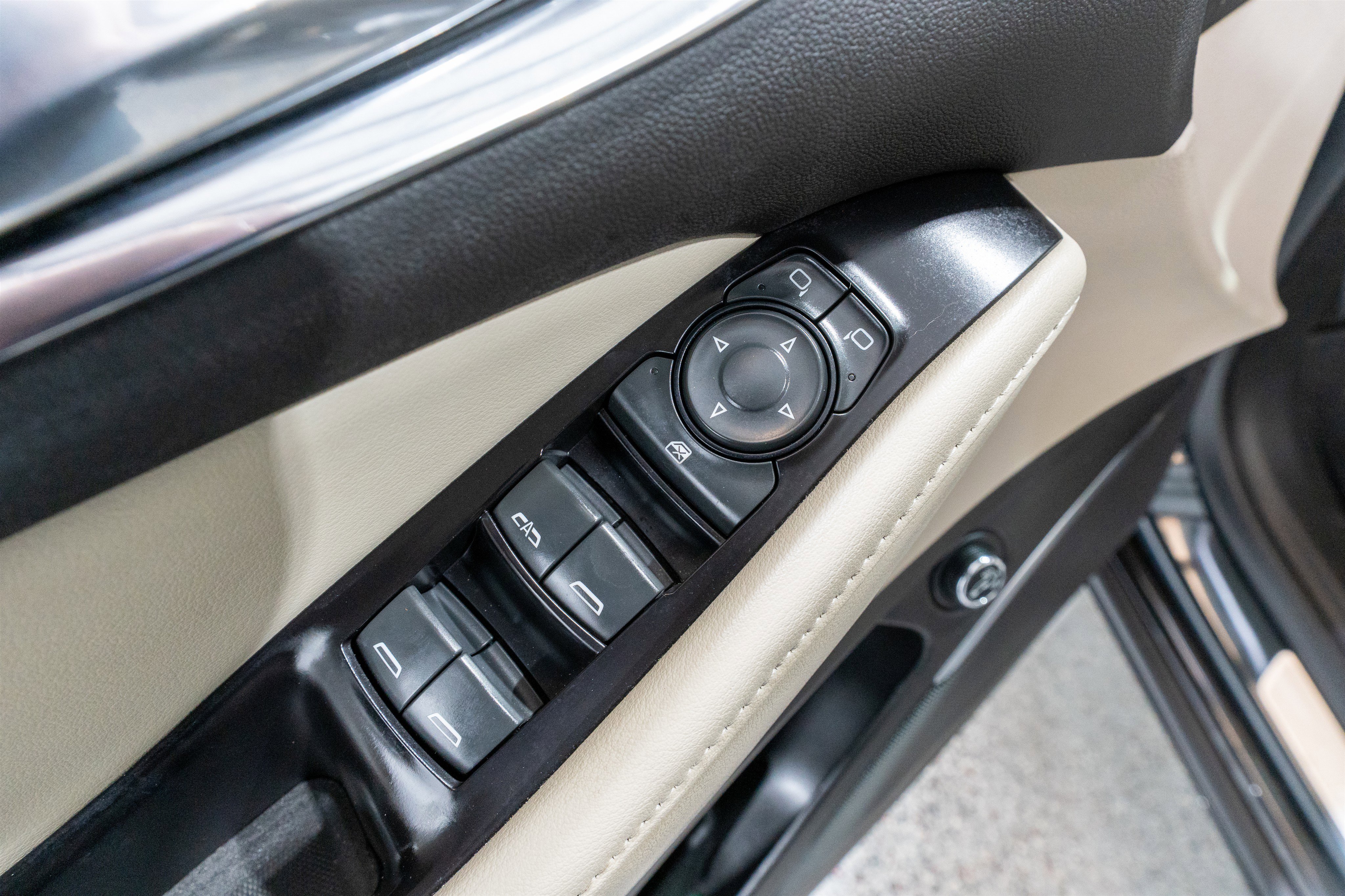 Used 2019 Buick Enclave Essence image 14