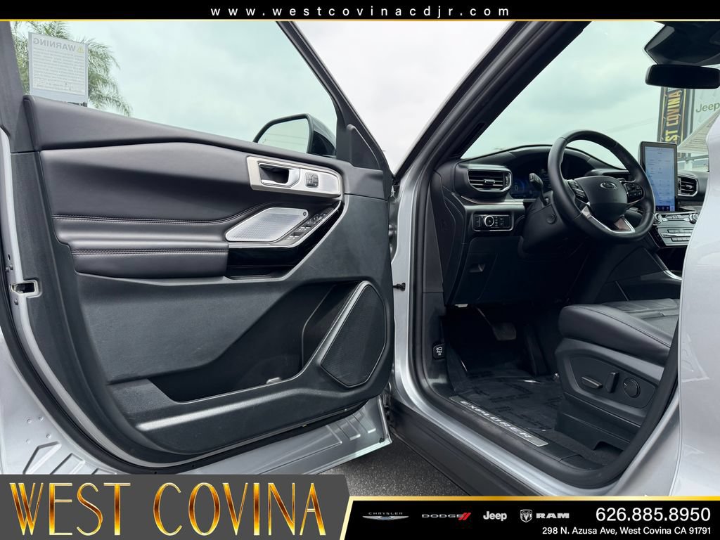 Used 2024 Ford Explorer Platinum w/ Technology Package AWD/4WD image 12