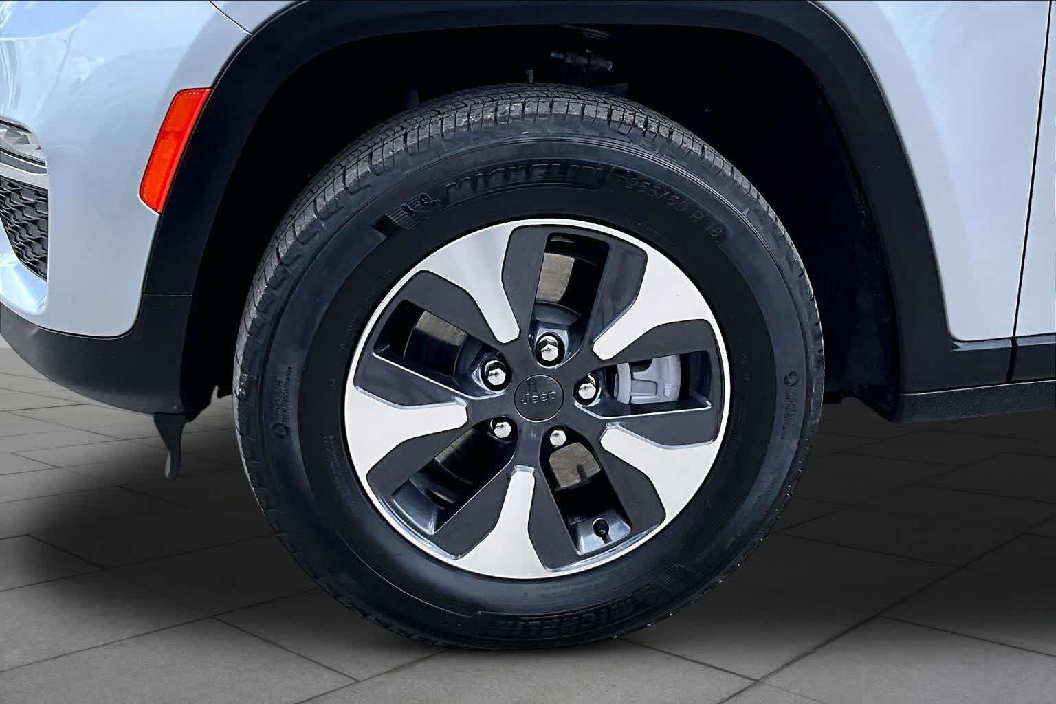 Used 2024 Jeep Grand Cherokee Limited 4xe AWD/4WD image 20