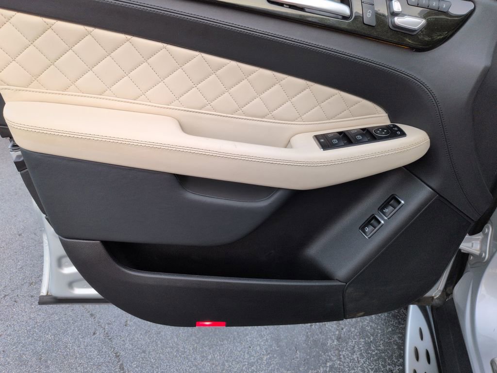 Used 2019 Mercedes-Benz GLS 450 4MATIC image 10