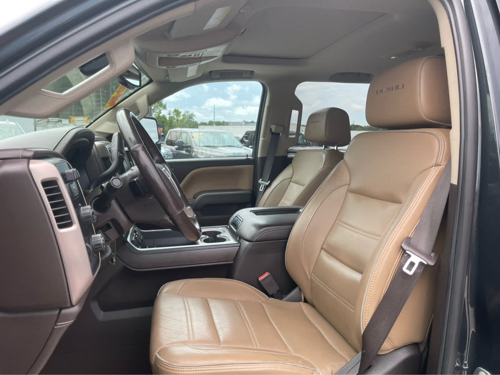 Used 2019 GMC Sierra 2500 Denali w/ Duramax Plus Package AWD/4WD image 12