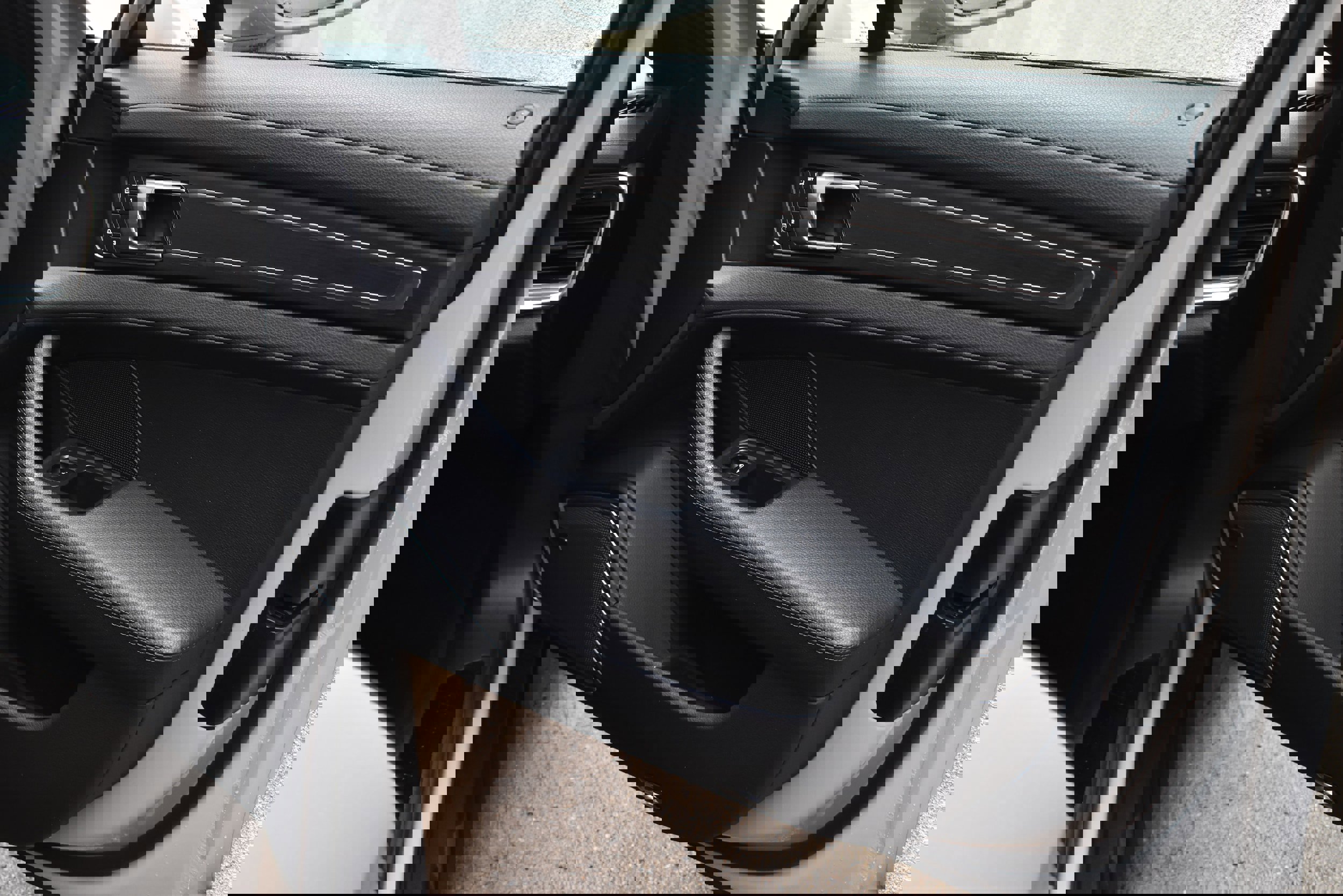 Used 2023 Porsche Panamera 4 Platinum Edition image 29