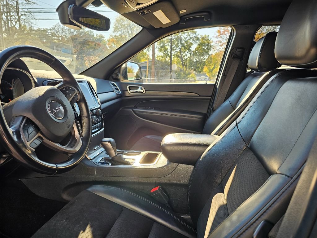 Used 2020 Jeep Grand Cherokee Altitude image 16