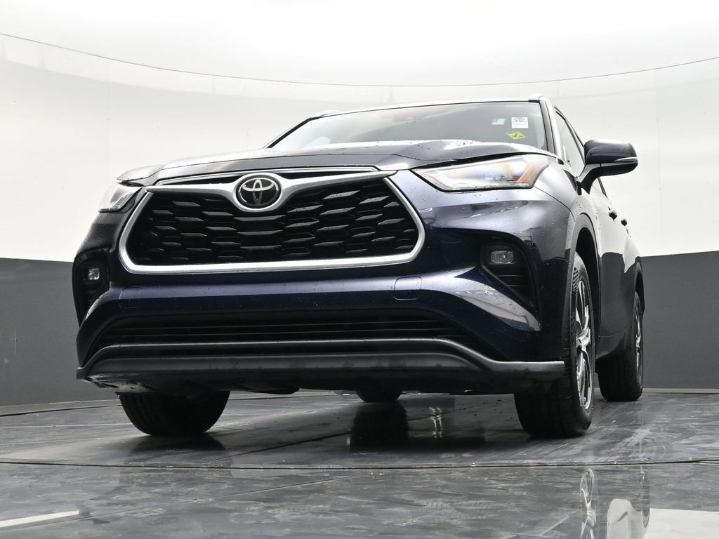 Used 2020 Toyota Highlander XLE image 26