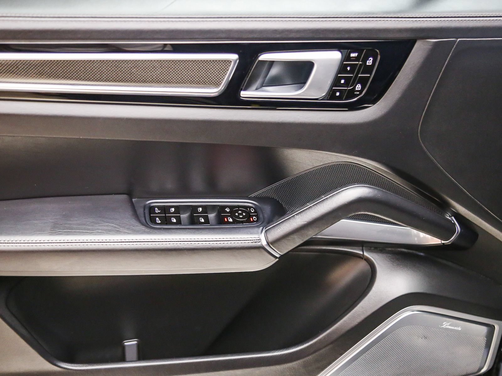 Certified 2020 Porsche Cayenne Turbo AWD/4WD image 30