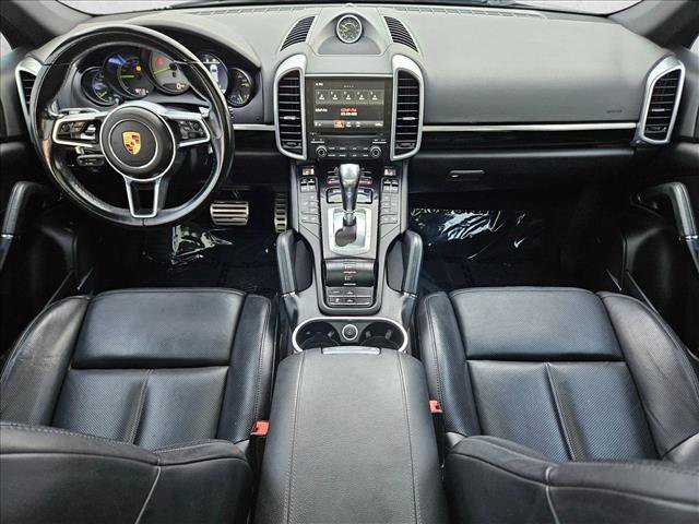 Used 2017 Porsche Cayenne S Platinum image 18