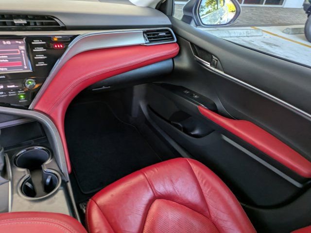 Used 2020 Toyota Camry SE image 14