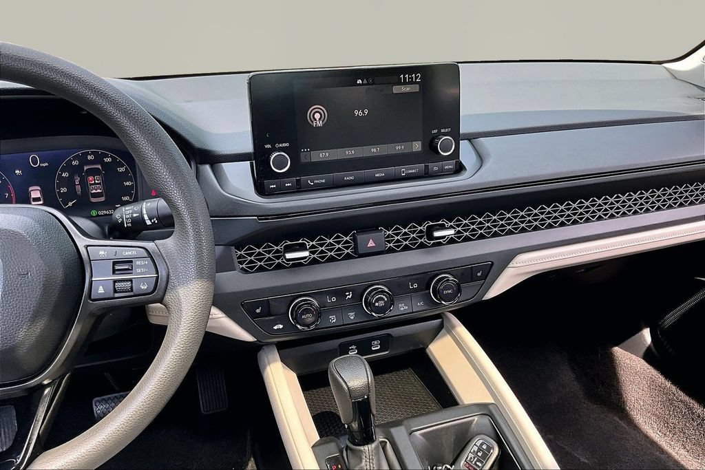 Used 2023 Honda Accord EX image 10